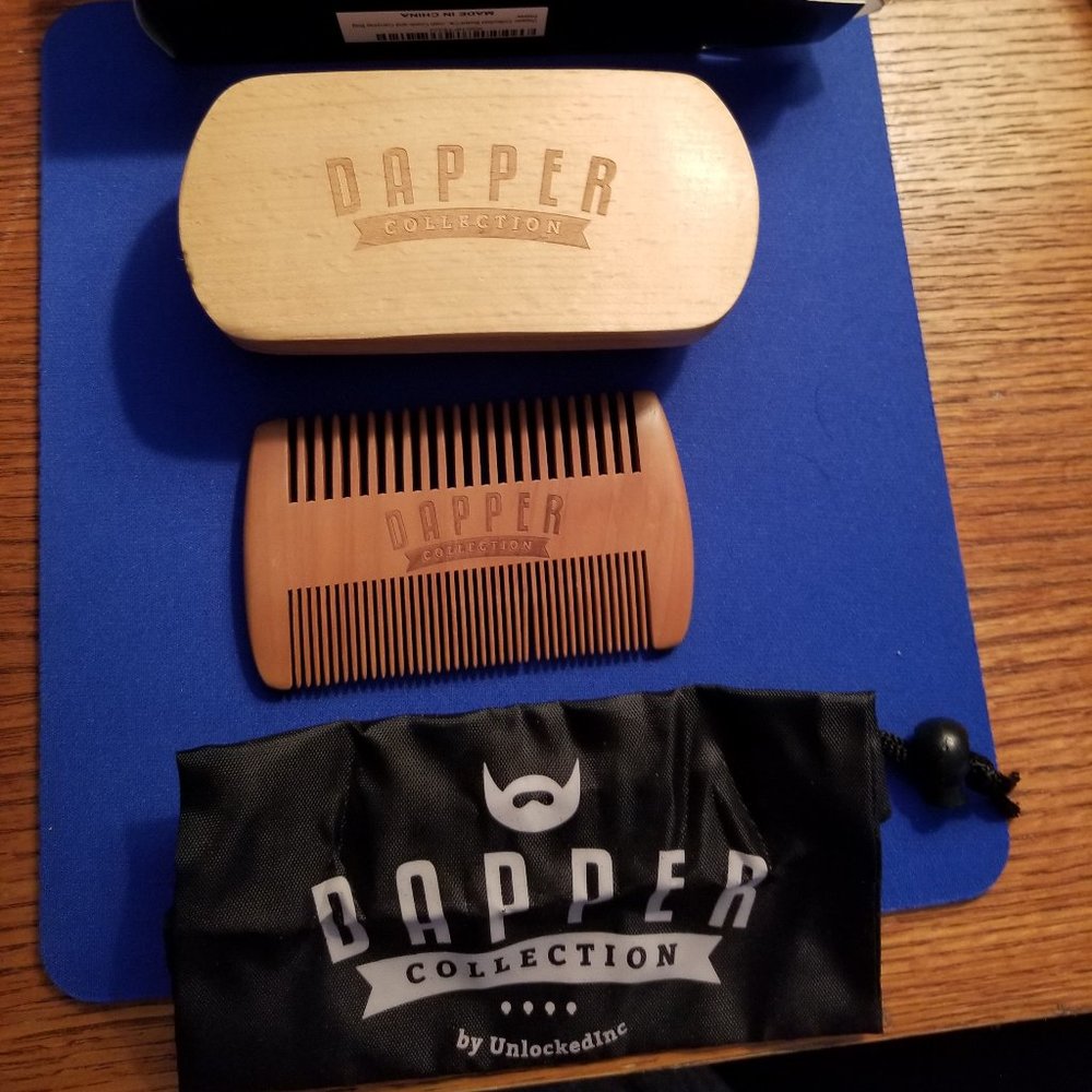 Dapper Beard Brush and Comb (w. bag)